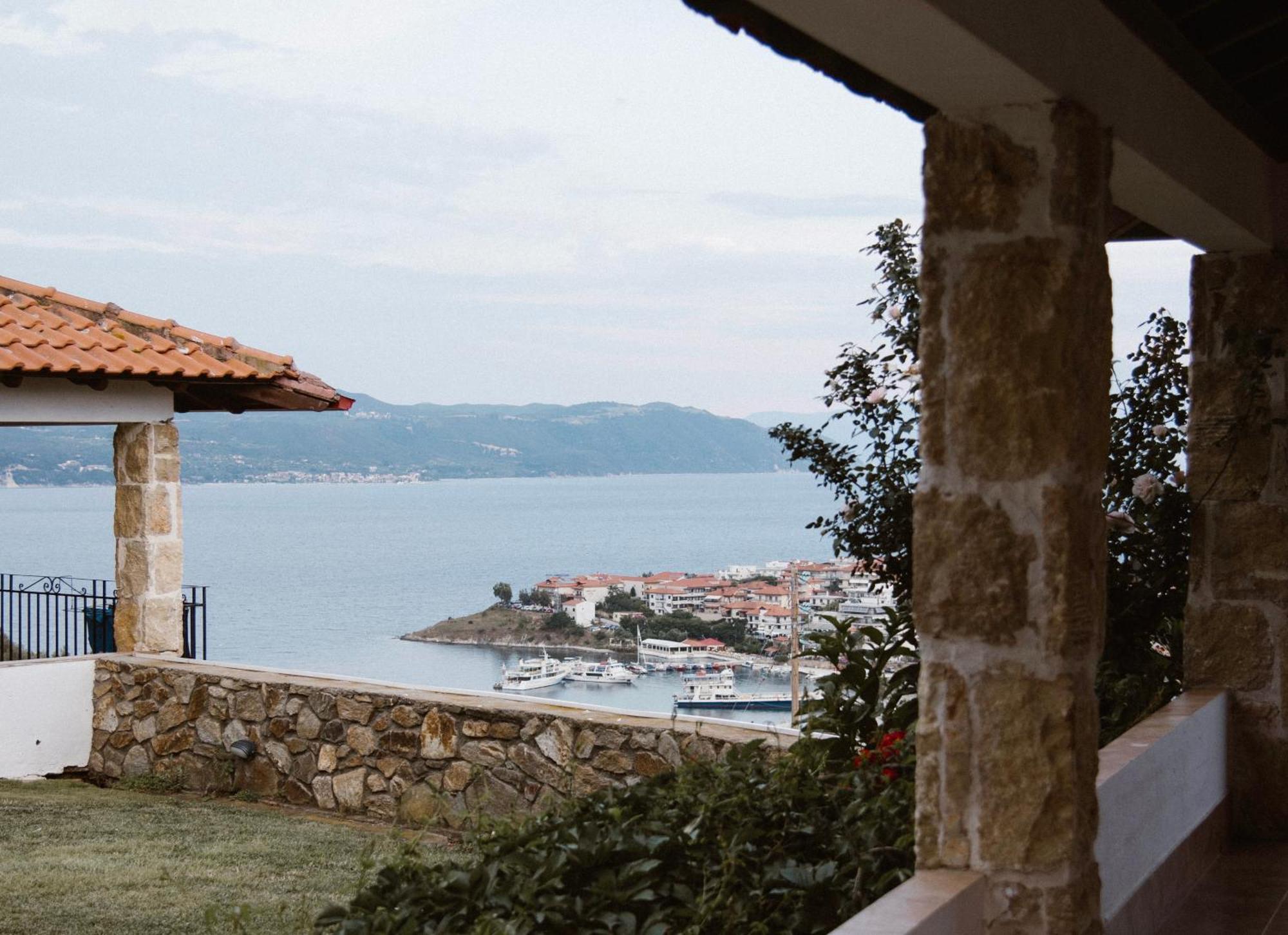 Villas Gemeli Ammouliani Exterior photo